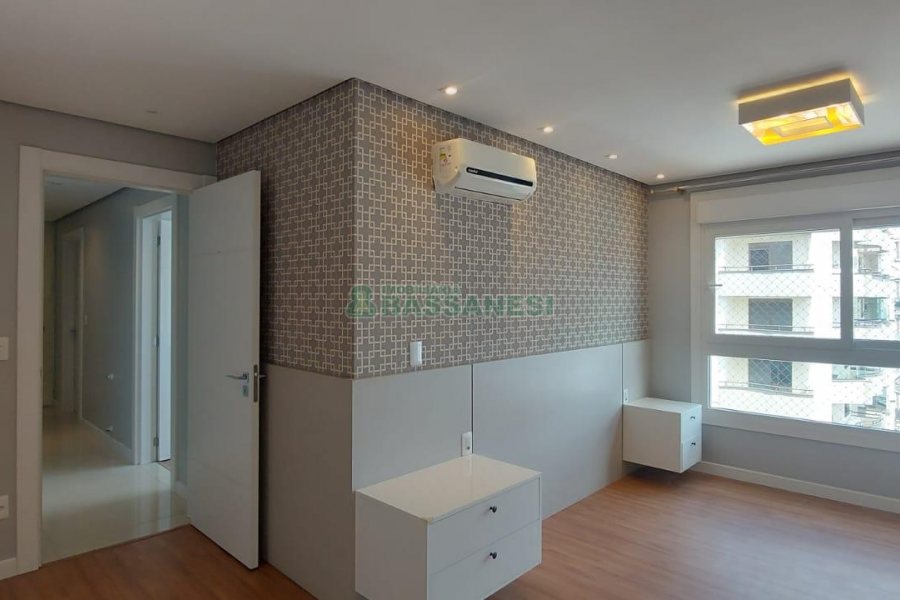 Apartamento com 148m², 3 dormitórios, 2 vagas, no bairro São Pelegrino em Caxias do Sul para Alugar ou Comprar