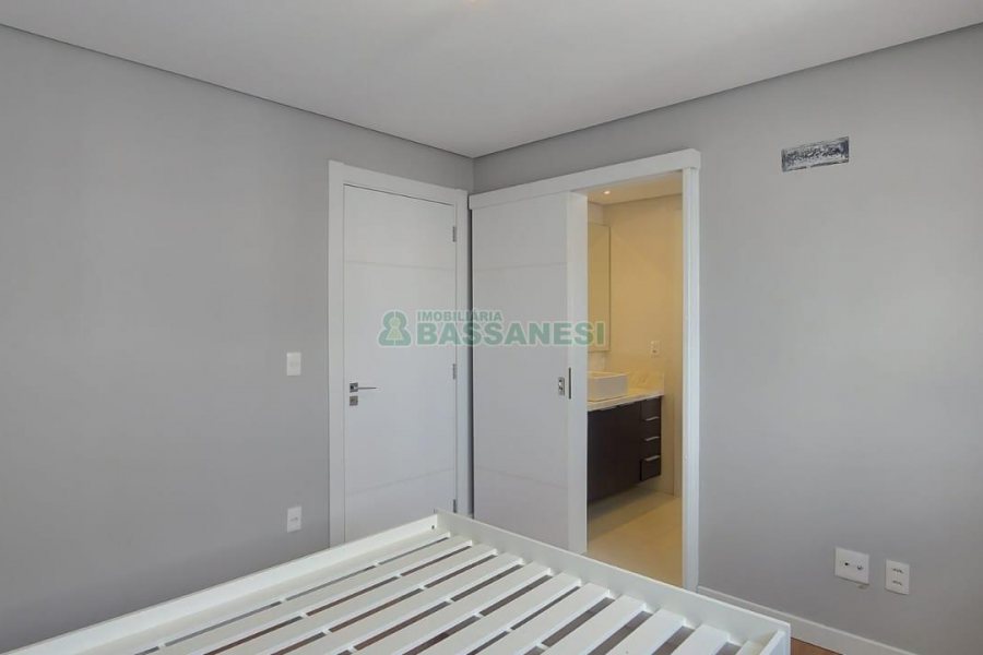 Apartamento com 148m², 3 dormitórios, 2 vagas, no bairro São Pelegrino em Caxias do Sul para Alugar ou Comprar