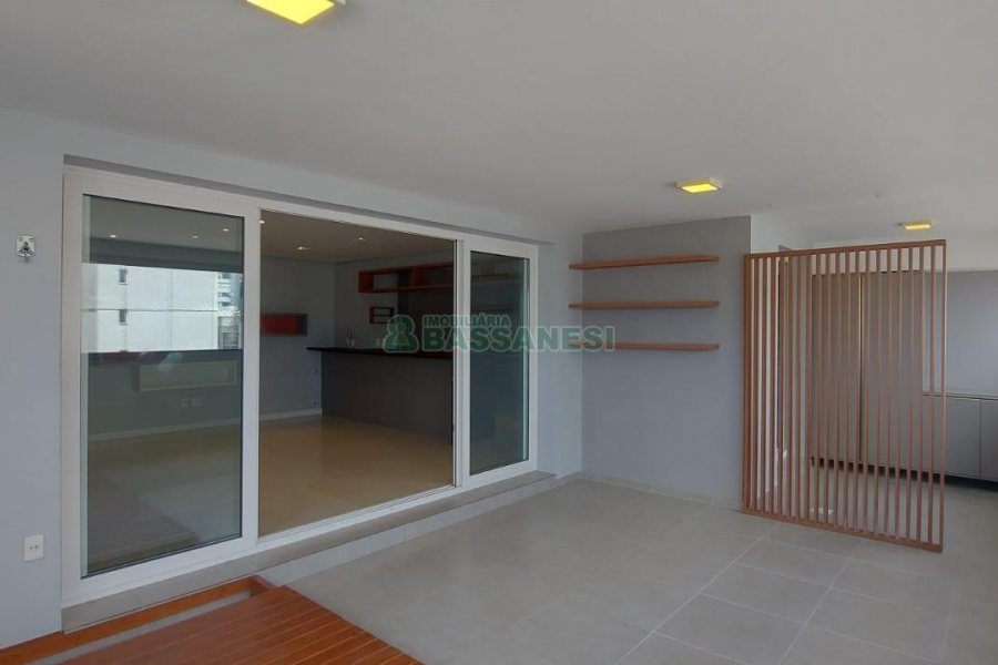 Apartamento com 148m², 3 dormitórios, 2 vagas, no bairro São Pelegrino em Caxias do Sul para Alugar ou Comprar