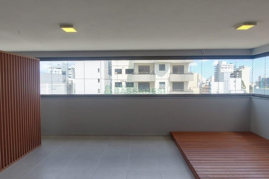 Apartamento com 148m², 3 dormitórios, 2 vagas, no bairro São Pelegrino em Caxias do Sul para Alugar ou Comprar