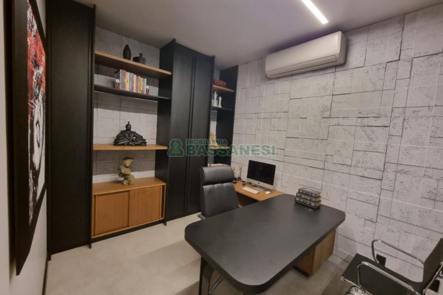 Predio com 169m², no bairro Centro em Caxias do Sul para Comprar