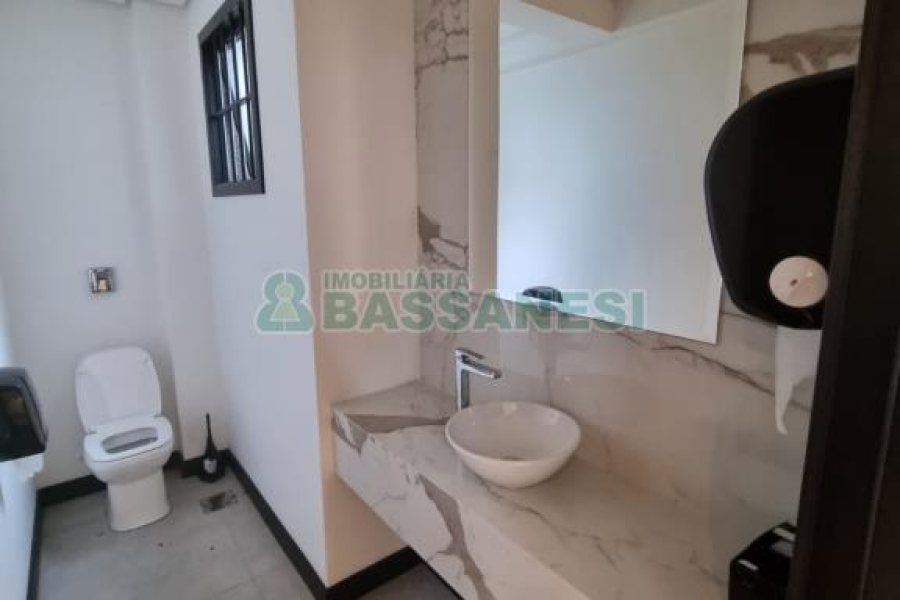 Predio com 169m², no bairro Centro em Caxias do Sul para Comprar