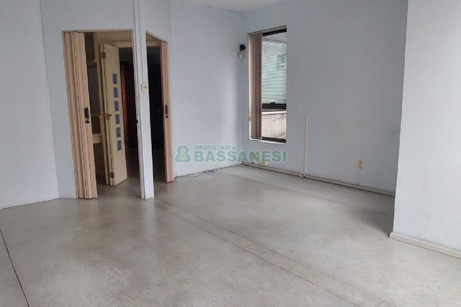 Sala com 42m², no bairro Centro em Caxias do Sul para Alugar