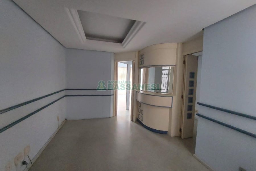 Sala com 42m², no bairro Centro em Caxias do Sul para Alugar