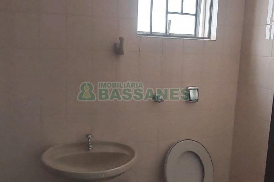 Sala com 42m², no bairro Centro em Caxias do Sul para Alugar