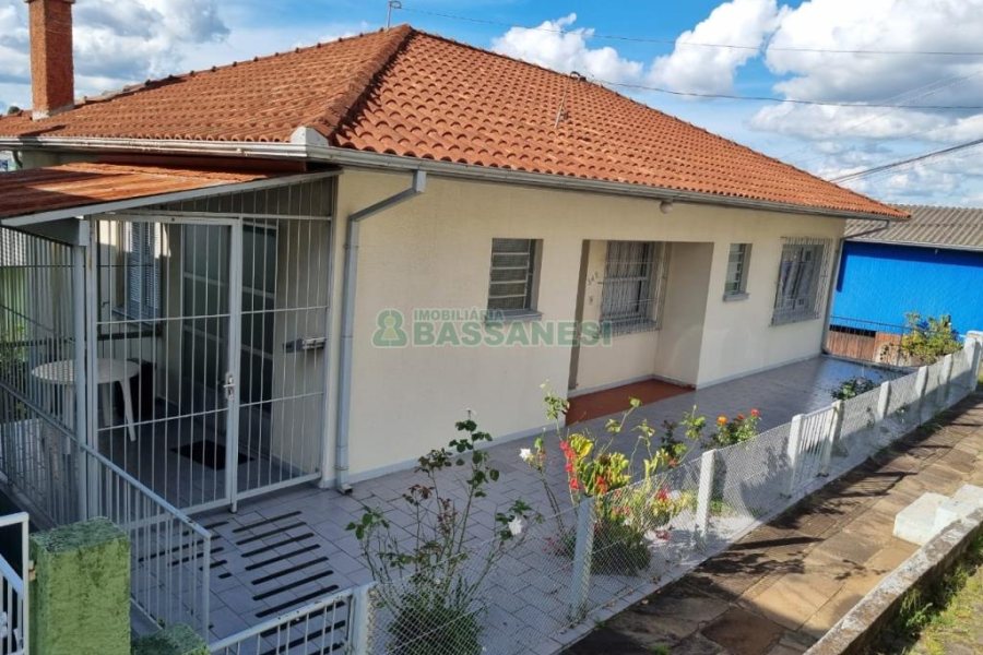 Casa com 150m², 3 dormitórios, no bairro Presidente Vargas em Caxias do Sul para Comprar