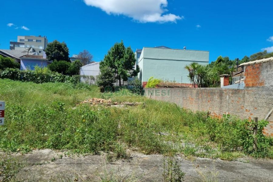 Terreno com 1080m², no bairro Nossa Senhora de Lourdes em Caxias do Sul para Comprar
