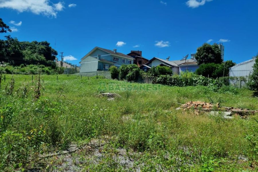 Terreno com 1080m², no bairro Nossa Senhora de Lourdes em Caxias do Sul para Comprar