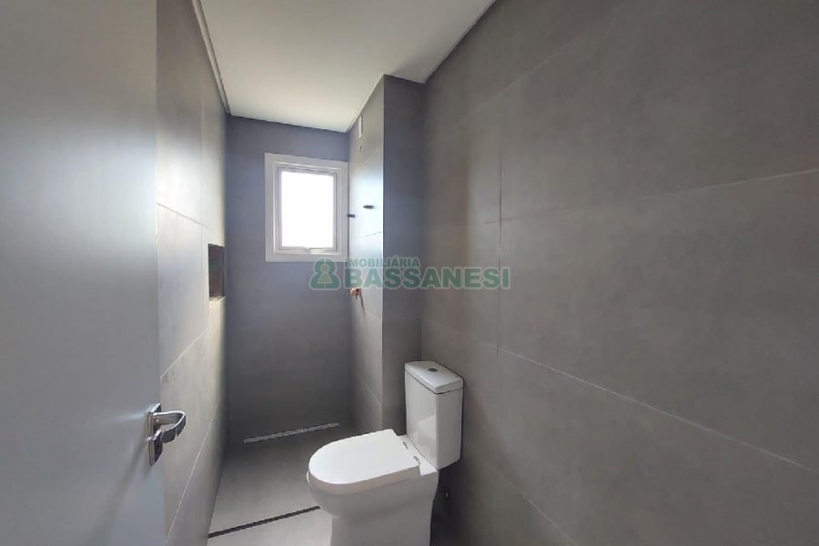 Apartamento com 79m², 2 dormitórios, 2 vagas, no bairro Panazzolo em Caxias do Sul para Alugar