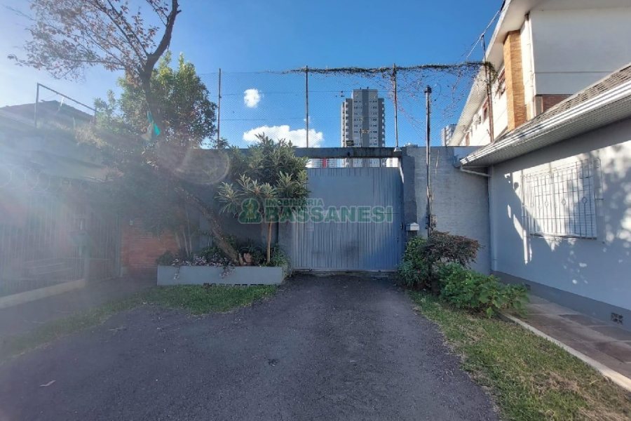 Pavilhão com 400m², no bairro Pio X em Caxias do Sul para Alugar