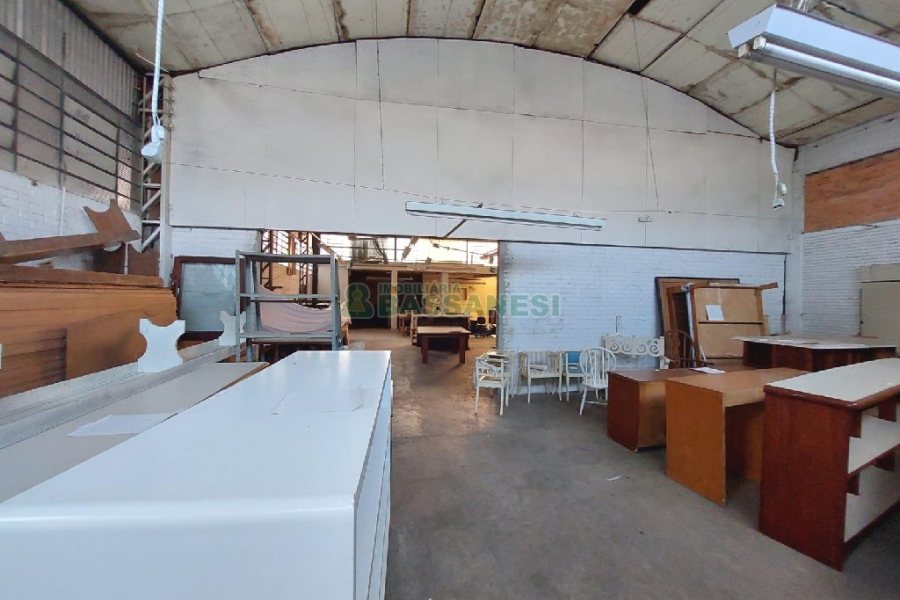 Pavilhão com 400m², no bairro Pio X em Caxias do Sul para Alugar