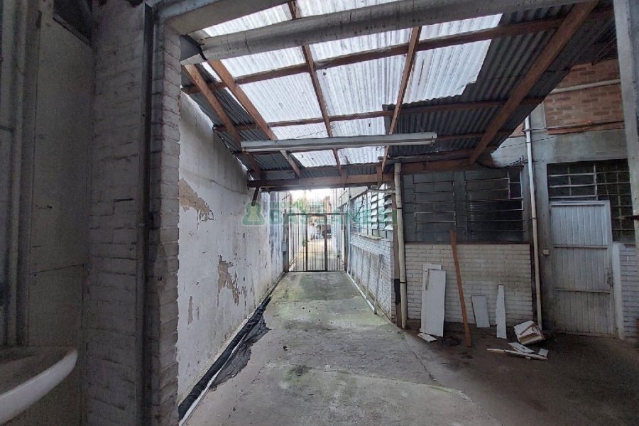 Pavilhão com 400m², no bairro Pio X em Caxias do Sul para Alugar