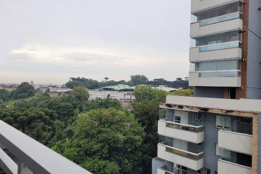 Apto Mobiliado com 90m², 2 dormitórios, 2 vagas, no bairro Vila Horn em Caxias do Sul para Comprar