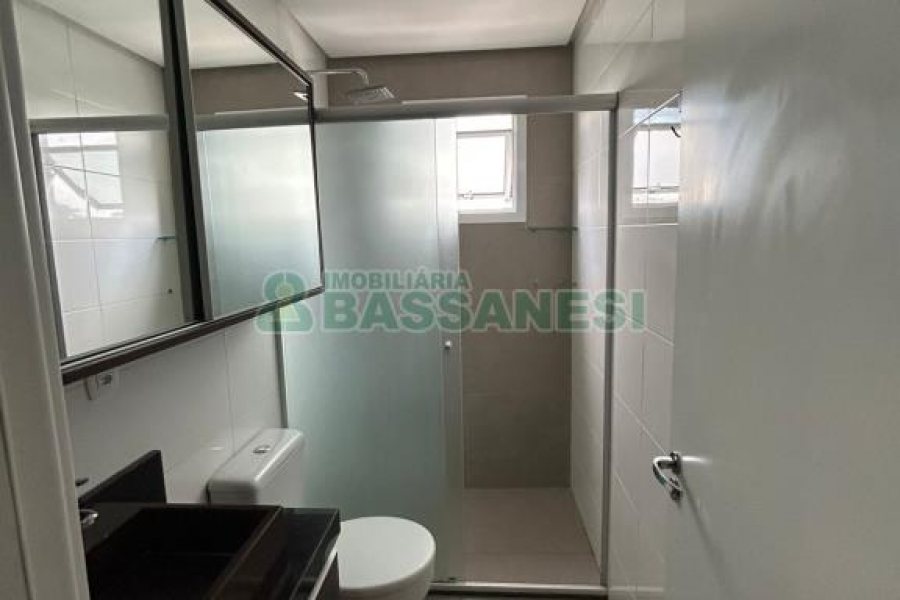 Apto Mobiliado com 90m², 2 dormitórios, 2 vagas, no bairro Vila Horn em Caxias do Sul para Comprar