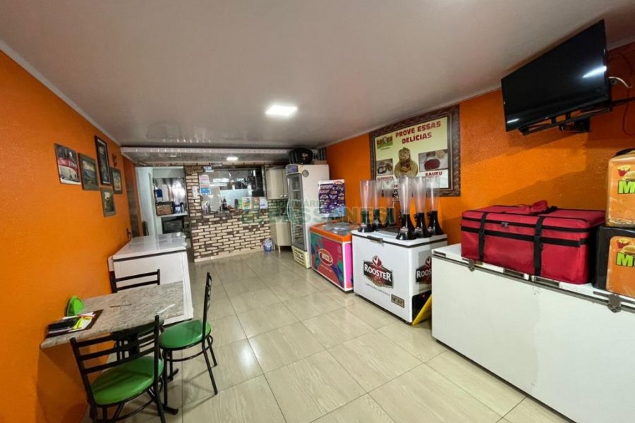 Casa Comercial com 360m², 3 dormitórios, no bairro Santa Fé em Caxias do Sul para Comprar