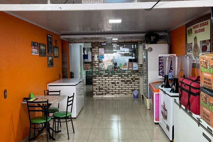 Casa Comercial com 360m², 3 dormitórios, no bairro Santa Fé em Caxias do Sul para Comprar