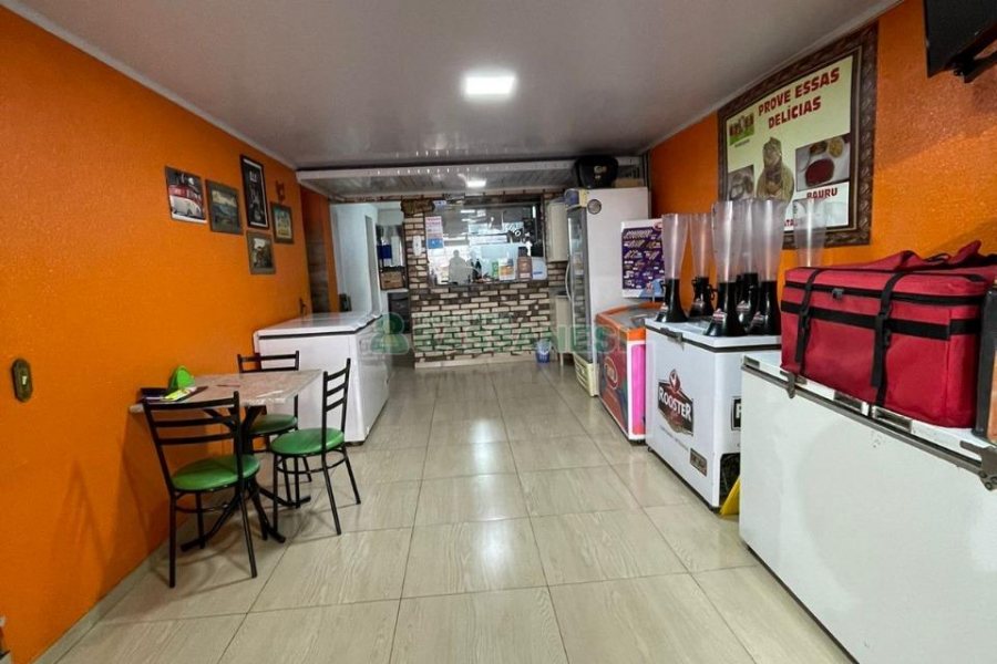 Casa Comercial com 360m², 3 dormitórios, no bairro Santa Fé em Caxias do Sul para Comprar