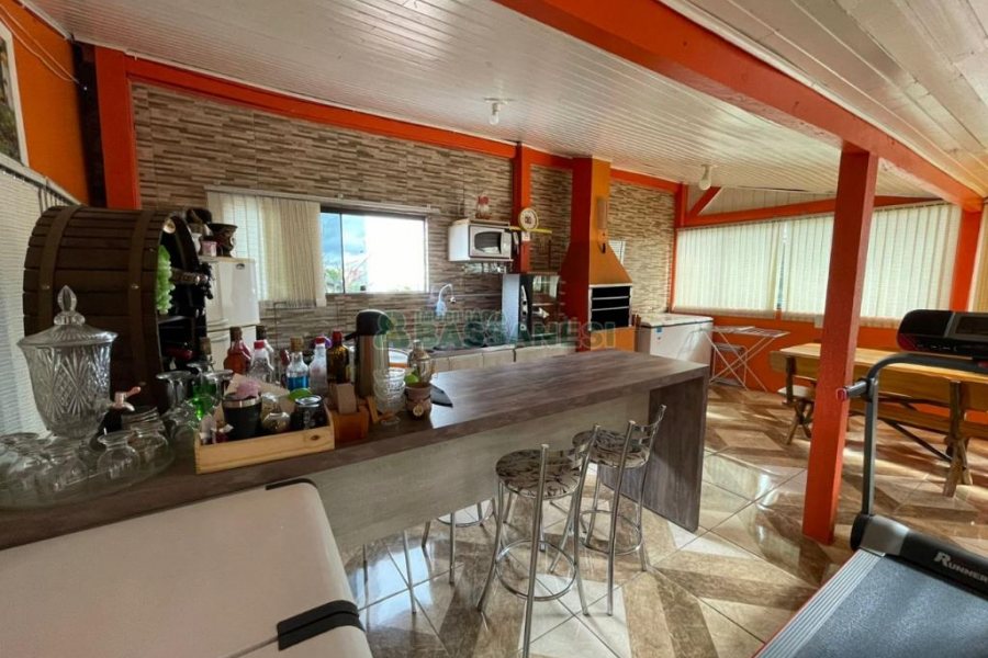 Casa Comercial com 360m², 3 dormitórios, no bairro Santa Fé em Caxias do Sul para Comprar