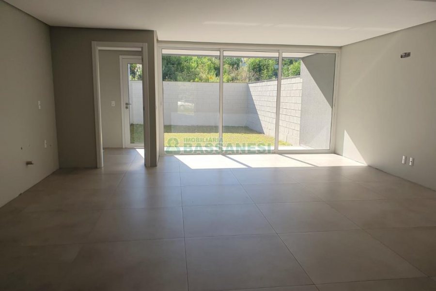 Sobrado com 160m², 3 dormitórios, no bairro Nossa Senhora da Saúde em Caxias do Sul para Comprar