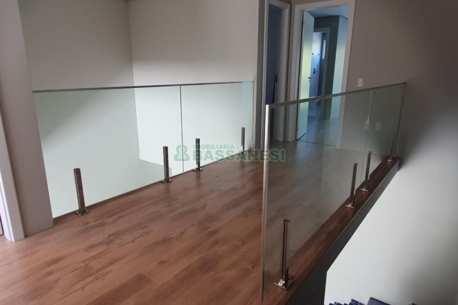 Sobrado com 160m², 3 dormitórios, no bairro Nossa Senhora da Saúde em Caxias do Sul para Comprar