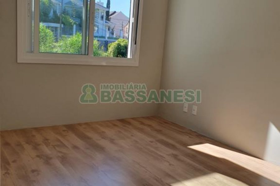 Sobrado com 160m², 3 dormitórios, no bairro Nossa Senhora da Saúde em Caxias do Sul para Comprar