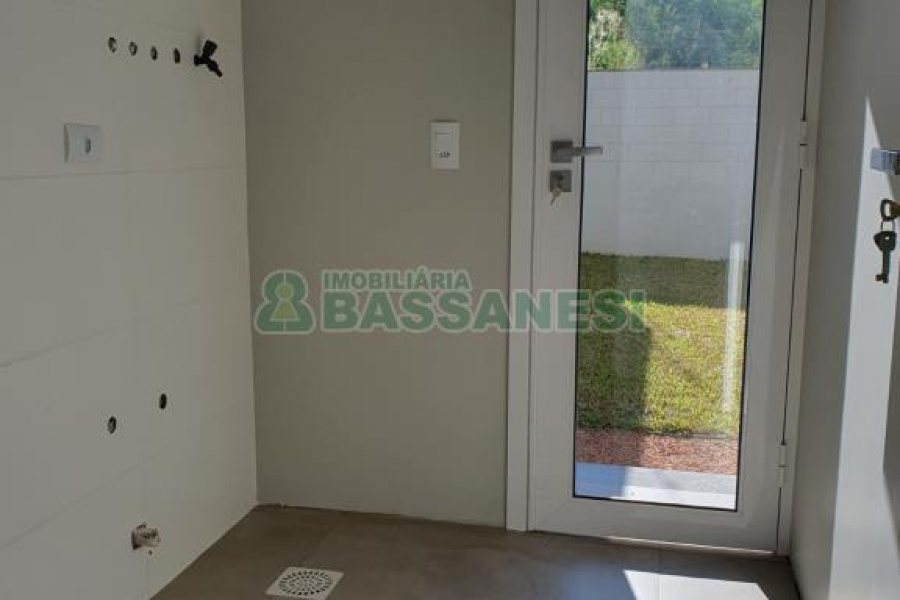 Sobrado com 160m², 3 dormitórios, no bairro Nossa Senhora da Saúde em Caxias do Sul para Comprar