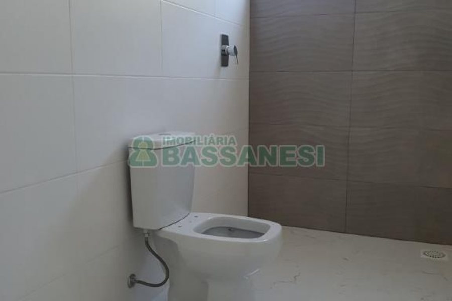 Sobrado com 160m², 3 dormitórios, no bairro Nossa Senhora da Saúde em Caxias do Sul para Comprar