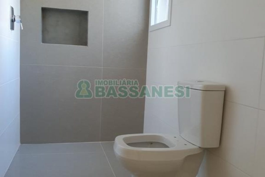 Sobrado com 160m², 3 dormitórios, no bairro Nossa Senhora da Saúde em Caxias do Sul para Comprar