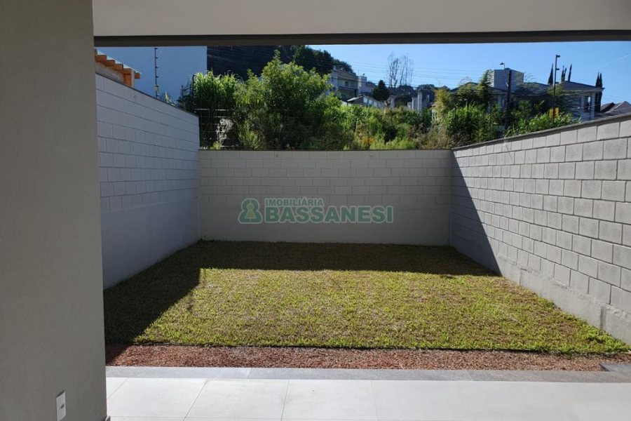 Sobrado com 160m², 3 dormitórios, no bairro Nossa Senhora da Saúde em Caxias do Sul para Comprar