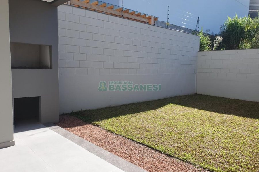 Sobrado com 160m², 3 dormitórios, no bairro Nossa Senhora da Saúde em Caxias do Sul para Comprar