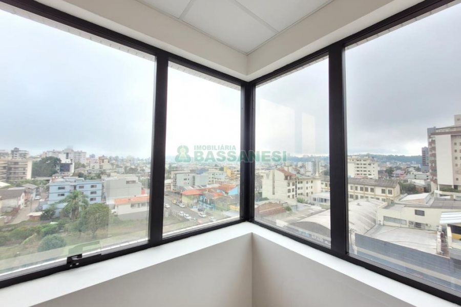 Sala com 77m², 1 vaga, no bairro Pio X em Caxias do Sul para Alugar
