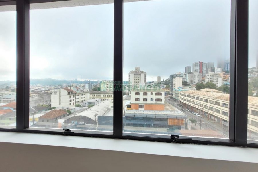 Sala com 77m², 1 vaga, no bairro Pio X em Caxias do Sul para Alugar