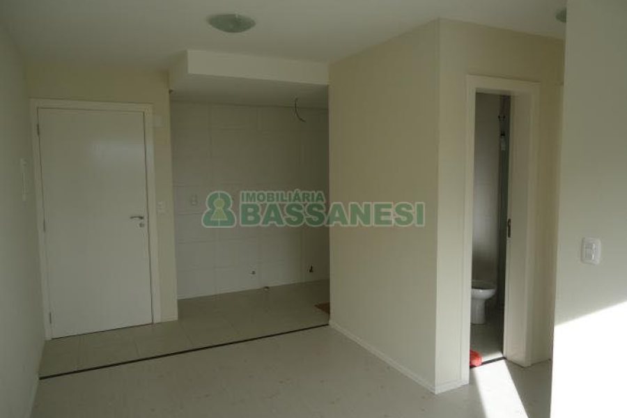Apartamento com 47m², 2 dormitórios, 1 vaga, no bairro Desvio Rizzo em Caxias do Sul para Comprar