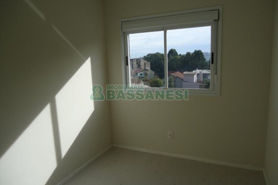 Apartamento com 47m², 2 dormitórios, 1 vaga, no bairro Desvio Rizzo em Caxias do Sul para Comprar