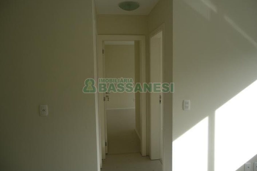 Apartamento com 47m², 2 dormitórios, 1 vaga, no bairro Desvio Rizzo em Caxias do Sul para Comprar