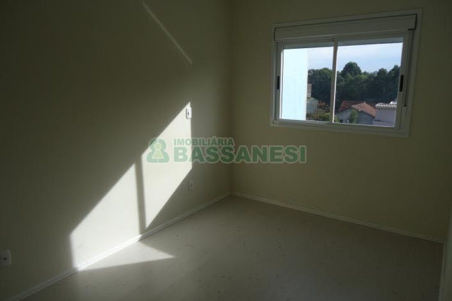 Apartamento com 47m², 2 dormitórios, 1 vaga, no bairro Desvio Rizzo em Caxias do Sul para Comprar