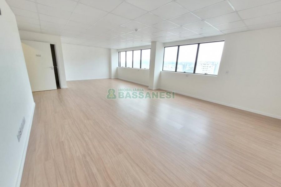 Sala com 54m², 1 vaga, no bairro Pio X em Caxias do Sul para Alugar
