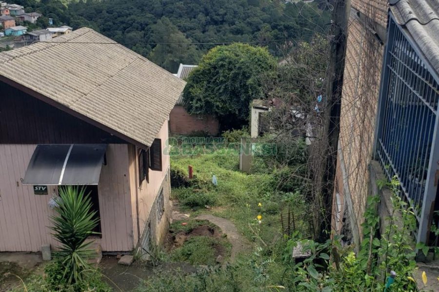 Casa com 72m², 3 dormitórios, no bairro Tijuca em Caxias do Sul para Comprar