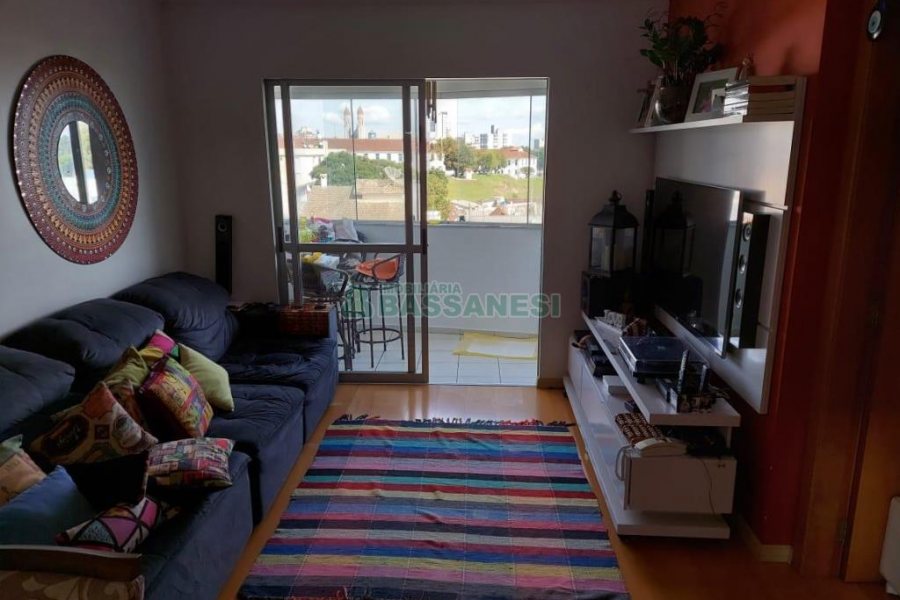 Apartamento com 94m², 3 dormitórios, 2 vagas, no bairro Rio Branco em Caxias do Sul para Comprar