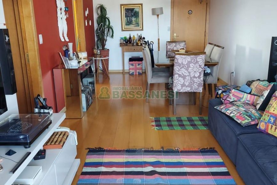 Apartamento com 94m², 3 dormitórios, 2 vagas, no bairro Rio Branco em Caxias do Sul para Comprar