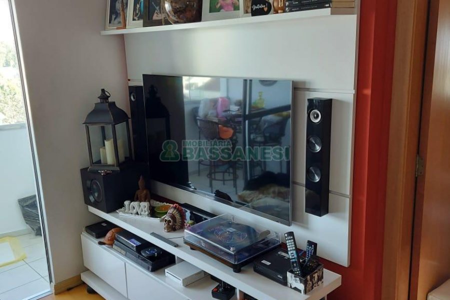 Apartamento com 94m², 3 dormitórios, 2 vagas, no bairro Rio Branco em Caxias do Sul para Comprar