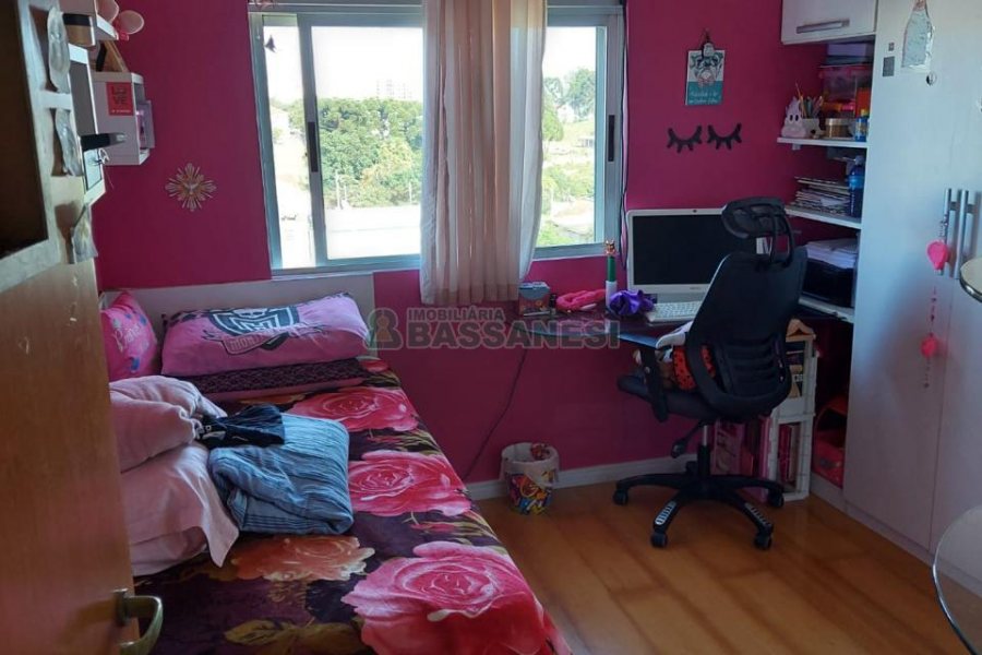Apartamento com 94m², 3 dormitórios, 2 vagas, no bairro Rio Branco em Caxias do Sul para Comprar