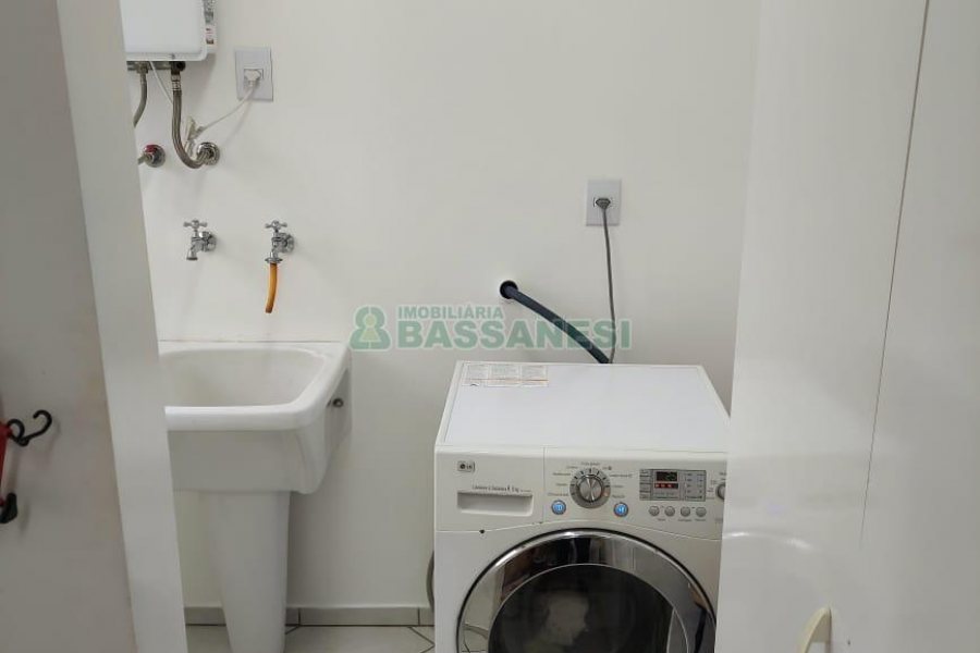 Apartamento com 94m², 3 dormitórios, 2 vagas, no bairro Rio Branco em Caxias do Sul para Comprar