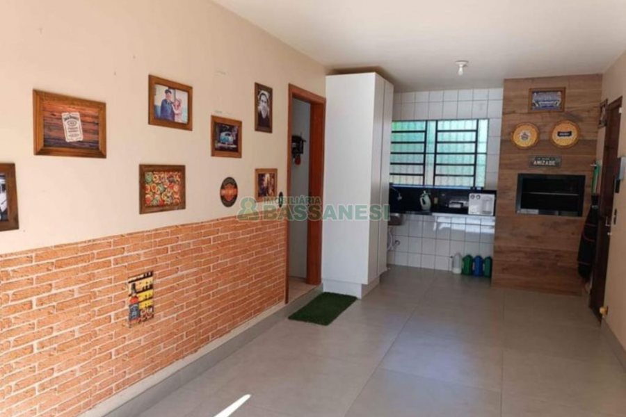 Casa com 200m², 3 dormitórios, no bairro Santa Catarina em Caxias do Sul para Comprar