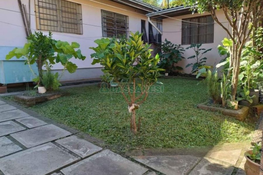Casa com 200m², 3 dormitórios, no bairro Santa Catarina em Caxias do Sul para Comprar