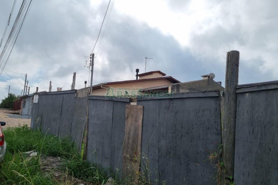 Terreno com 360m², no bairro Desvio Rizzo em Caxias do Sul para Comprar