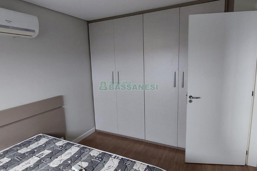 Apto Mobiliado com 40m², 1 dormitório, 1 vaga, no bairro Villagio Iguatemi em Caxias do Sul para Alugar