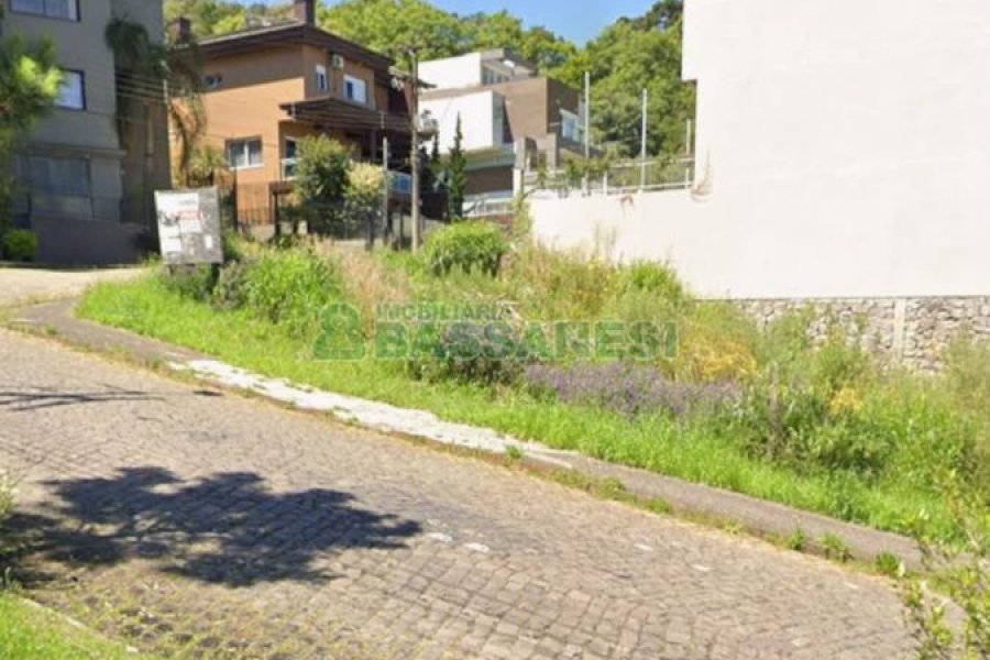 Terreno com 760m², no bairro Nossa Senhora da Saúde em Caxias do Sul para Comprar