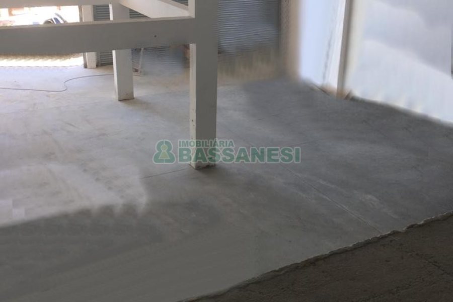 Loja com 312m², 4 vagas, no bairro Petrópolis em Caxias do Sul para Alugar ou Comprar