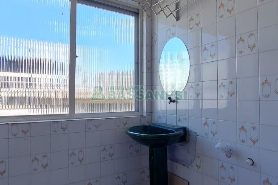 Apartamento com 48m², 1 dormitório, no bairro São Pelegrino em Caxias do Sul para Comprar